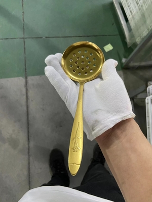 Mesin Lapisan Vakuum PVD Berwarna Emas Otomatis Profesional Untuk Peralatan Mebel Meja Hardware