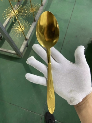 Mesin Lapisan Vakuum PVD Berwarna Emas Otomatis Profesional Untuk Peralatan Mebel Meja Hardware