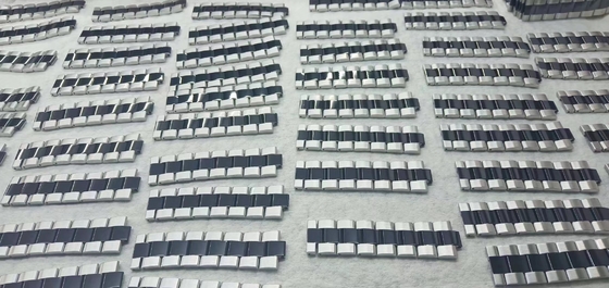 Sistem Lapisan Evaporasi Termal Tingkat Deposisi Tinggi Untuk Plastik Gloss Metallik Berwarna Berbagai