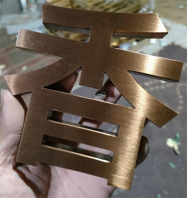 Efisiensi Tinggi hemat energi Titanium PVD Mesin Perlengkapan Vakum Untuk Pelangi Emas Mawar Emas Warna Abu-abu