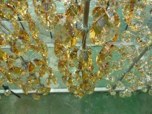 PVD Lapisan Crystal Glass Chandelier Pendant dengan Transparansi Tinggi dan Refraksi Sparkling untuk Pencahayaan Mewah