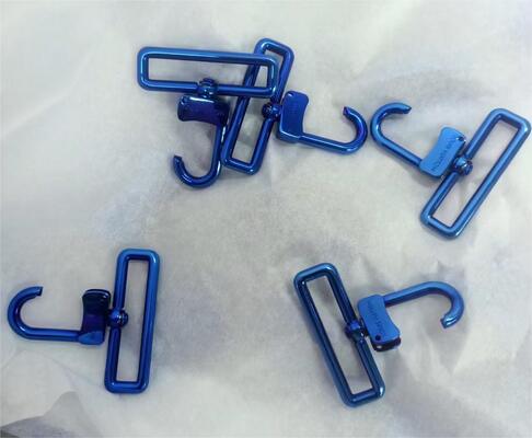 Mesin PVD Plating Uniform-Coating dengan Deposisi Efisiensi Tinggi dan Sistem Kontrol Otomatis Penuh untuk Konektor & Buckles