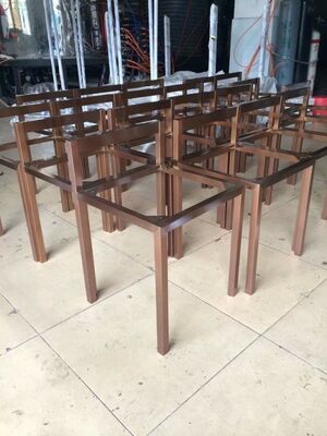 Mesin Plating PVD tahan goresan dengan finishing seragam dan sistem kontrol otomatis penuh untuk furnitur logam